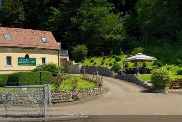 호텔 Gösser Bachgasslhof    Bed And Breakfast    Apartments