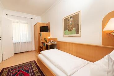 هتل Liebeteggerklagenfurt