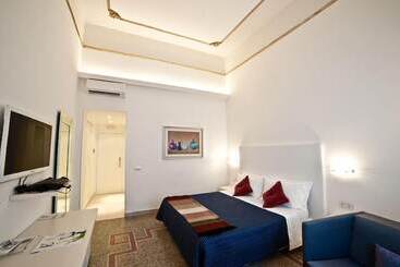 هتل Town House Cavour