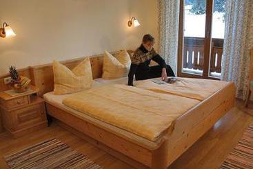 هتل Garni Pension Zur Wacht