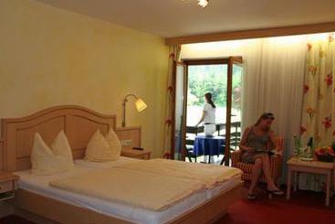 هتل Garni Pension Zur Wacht