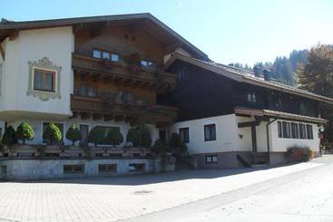 پانسیون Jugendgästehaus Oberau