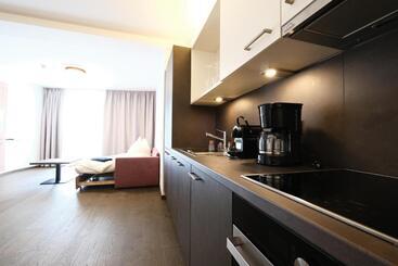 Seehotel & Seeapartments Kärntnerhof  Direkt Am See!