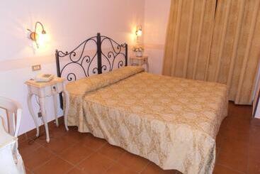 Отель Garnì Bartabel