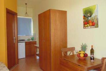 酒店 Paraktio Beach