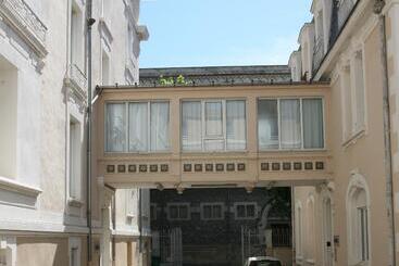 هتل Residence Les Cordeliers