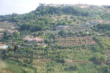 نزل Ihr Europe Garden Village