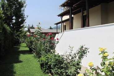 Palirria Hotel & Studios