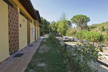 בקתות Holiday Travel Genius At Toscana Holiday Village Camping