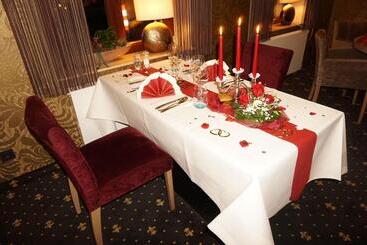 酒店 Am Schloss Aurich