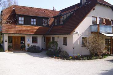 Отель Fränkischer Hahn