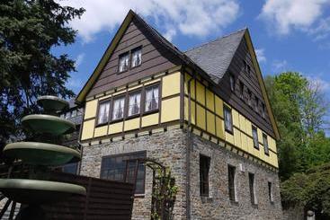 Parkhotel Schwarzenberg   Garni