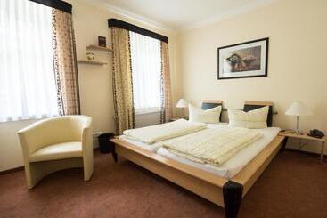 호텔 Zellerfelder Hof