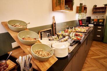 ホテル Zu Den Drei Kronen