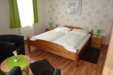 Отель Pension Zweck