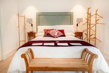 Apartamentos Turísticos La Plaza