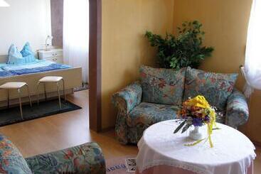 בית מלון כפרי Cafe Rundblick