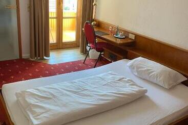 ホテル Erlenbacher Hof