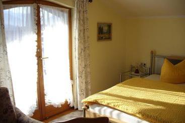 هتل Haus Viol
