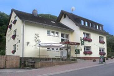 민박 Pension Steeger Tal