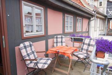 هتل Urlaub Im Fachwerk  Klink