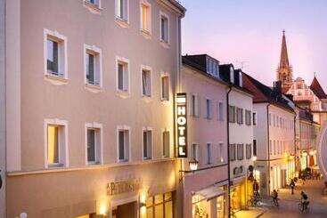 ホテル Am Peterstor