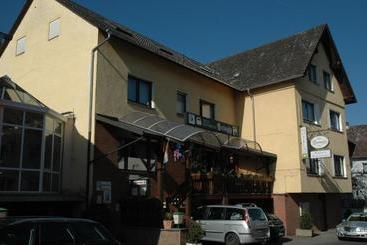 هتل Barbarossa Garni Bei Hanau