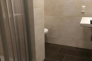 ホテル Pension Zum Paradies