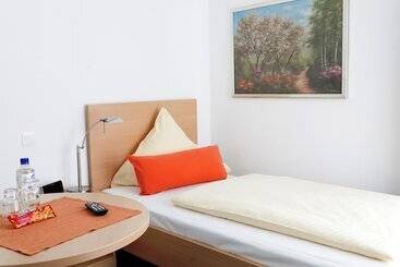 پانسیون Johanniter Gastehaus