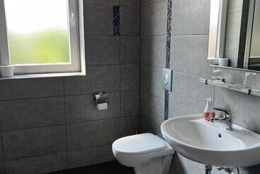 Gasthof Zur Post Hotel   Restaurant