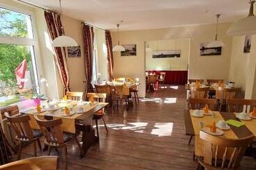 ホテル Am Sudenburger Hof