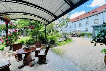 Dein Gutshof Hotel & Ferienwohnungen