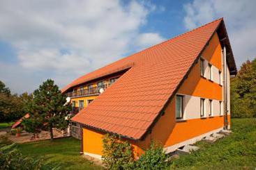 هتل Green Lemon Haus Krähenhütte