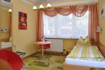 ホテル Haus Orchideental Jena