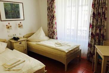 Отель Ratskeller