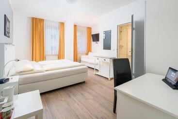 Stadt Gut Hotel Rheinischer Hof