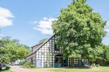 مبيت وإفطار Pension Markthof Satemin