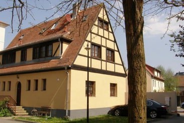 住宿加早餐  Pension Zu Dresden Altpieschen