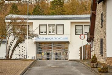 ベッドアンドブレックファースト Zum Dicken Baum