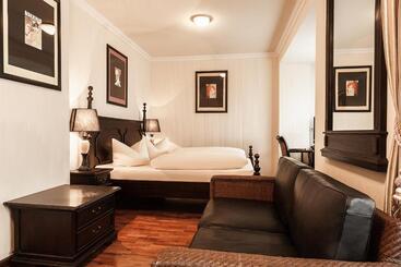 בית מלון כפרי Aviv Dresden