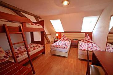 בית מלון כפרי Naturstein  & Restaurant Lörrach