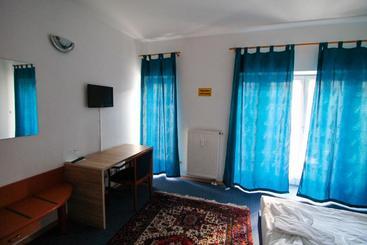 هتل Ahrberg Viertel