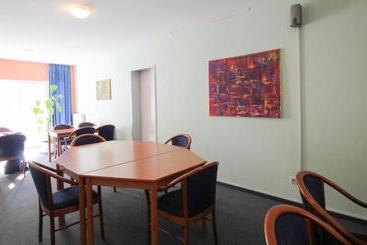 هتل Ahrberg Viertel