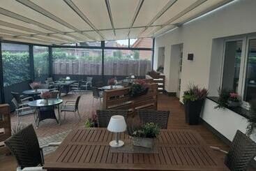 酒店 Restaurant Zum Wacholderhain