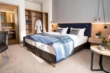 Romantik Hotel Villa Sayn