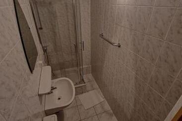 Tyros Hotel Und Gästehaus Am Weidendamm