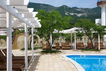 هتل Alean Family Resort & Spa Biarritz