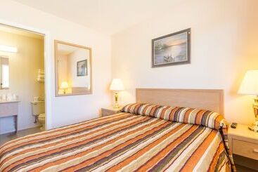 هتل Bon Voyage Inn