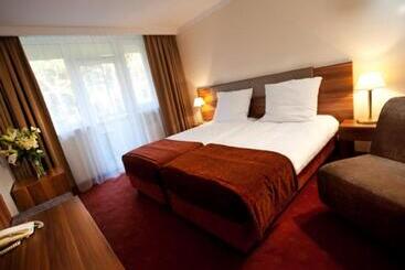 ホテル Jantar Medical Spa