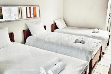 ホテル I Restauracja W Luboniu